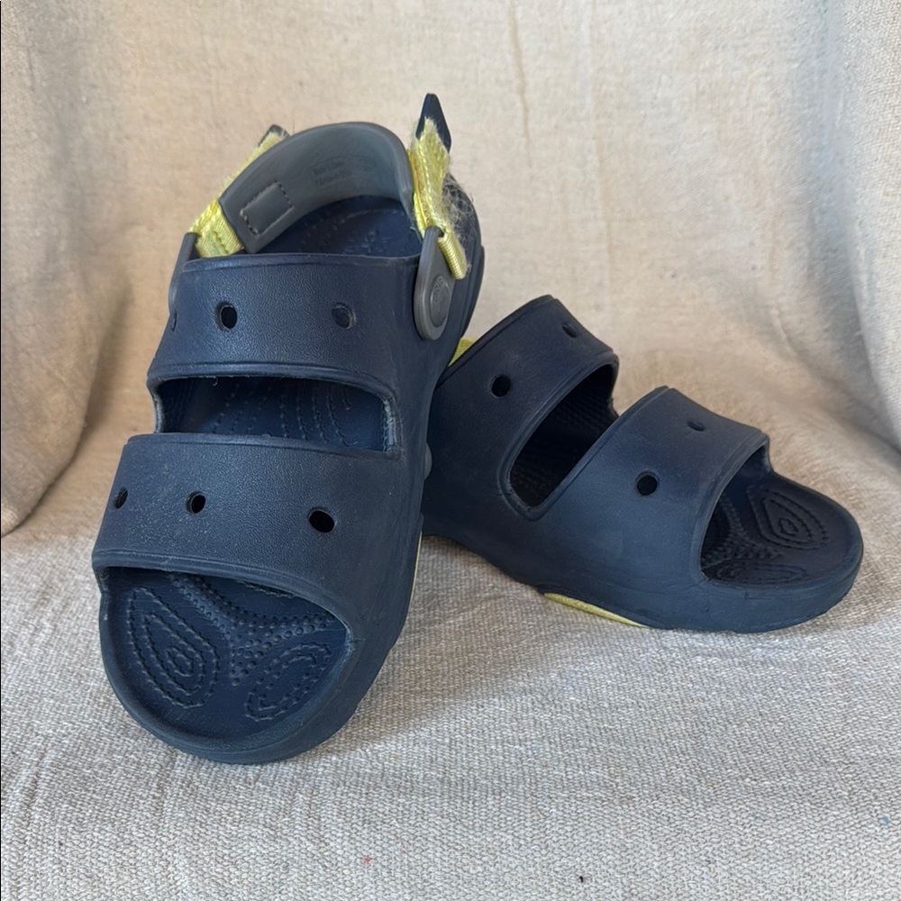 CROCS Blue Unisex-Child All-Terrain Sandal J3